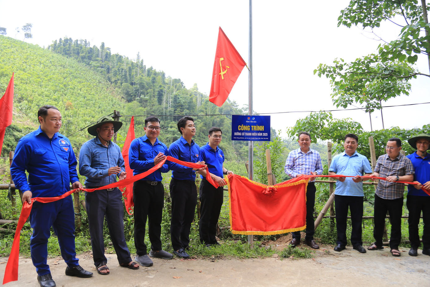 Nhiều hoạt động ý nghĩa trong lễ khởi động "Chiến dịch Thanh niên tình nguyện hè 2025" tại Yên Bái. Nhiều hoạt động ý nghĩa trong lễ khởi động "Chiến dịch Thanh niên tình nguyện hè 2025" tại Yên Bái.