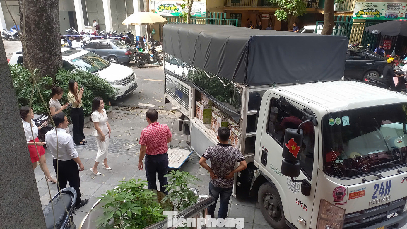 Những sản phẩm ủng hộ của Beone được tập kết về tòa soạn báo Tiền Phong.