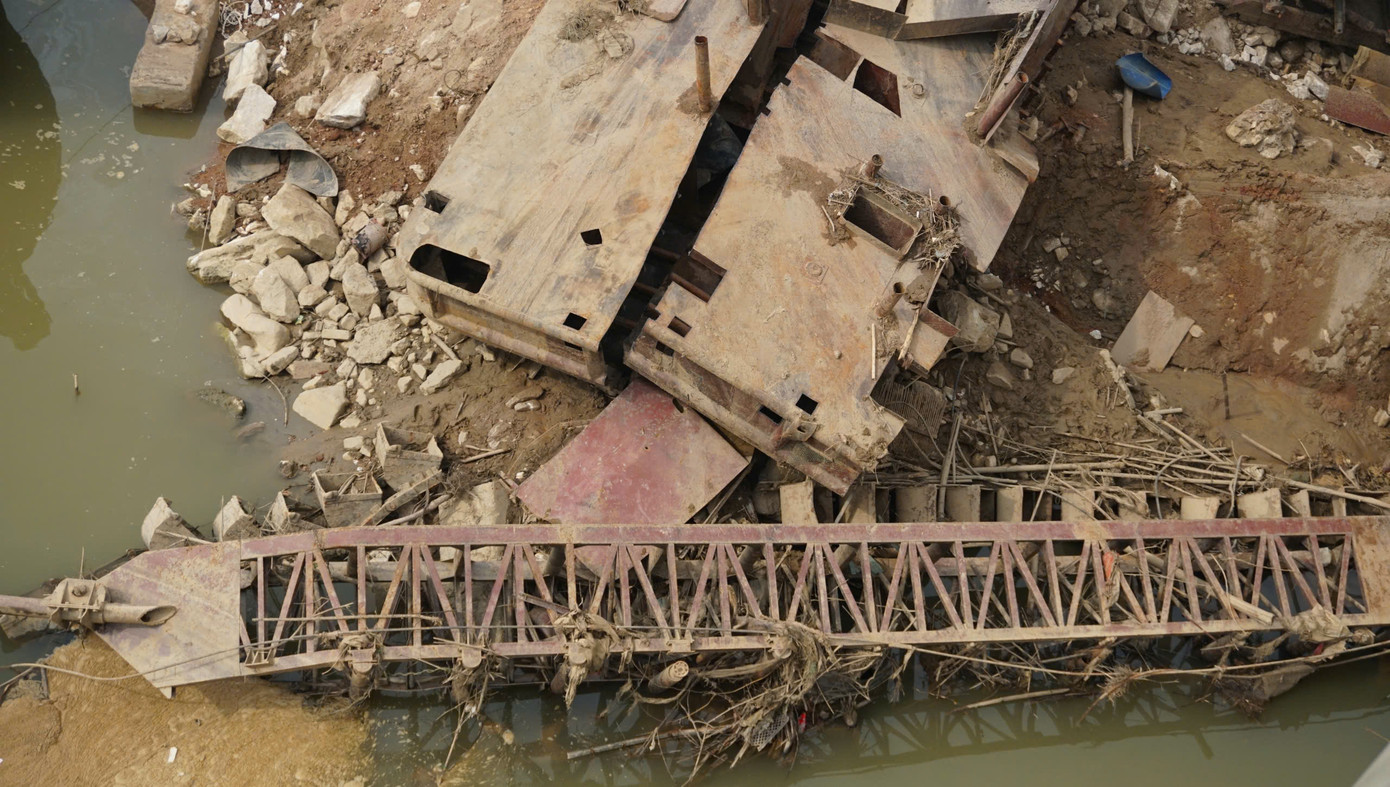 Các cấu kiện được trục vớt. Các cấu kiện được trục vớt.