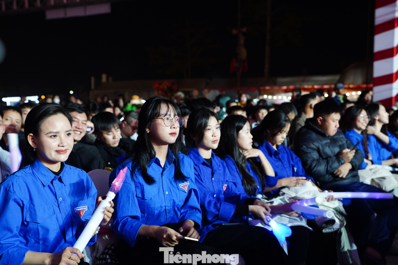 Chương trình có sự tham gia của đông đảo người dân Việt Nam, Trung Quốc. Chương trình có sự tham gia của đông đảo người dân Việt Nam, Trung Quốc.