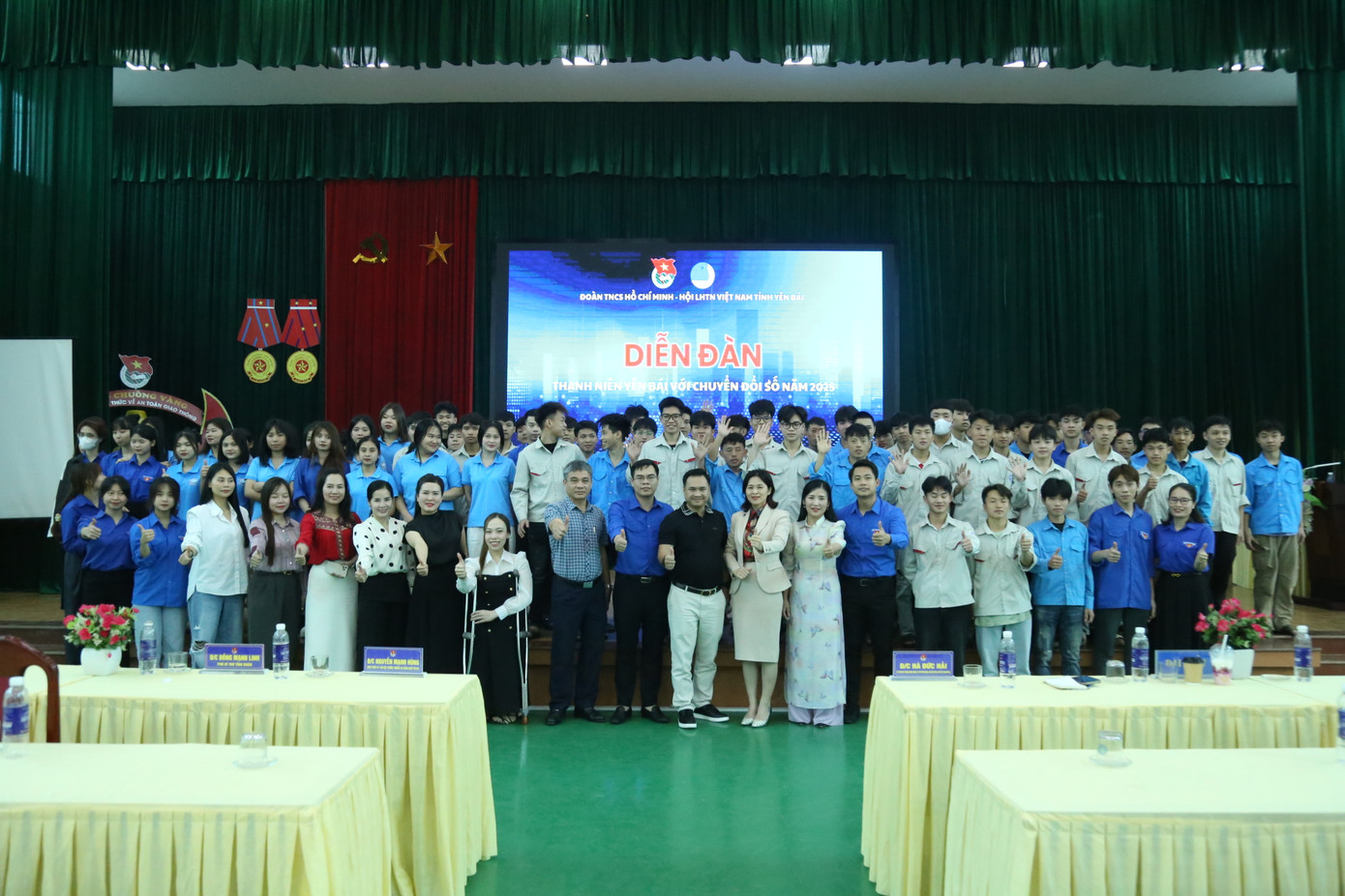 Diễn đàn thanh niên Yên Bái với chuyển đổi số và phát động phong trào toàn dân bảo vệ an ninh Tổ quốc được tổ chức tại trường Cao đẳng Nghề Yên Bái.