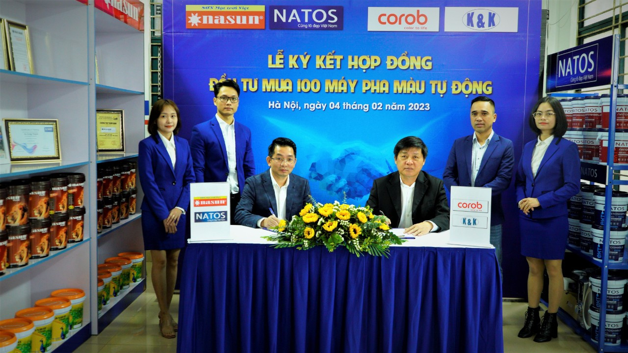 Ông Dương Đình Trường - Chủ tịch Nasun Group và Ông Nguyễn Xuân Hoà - Tổng giám đốc K&K Việt Nam ký kết hợp đồng.