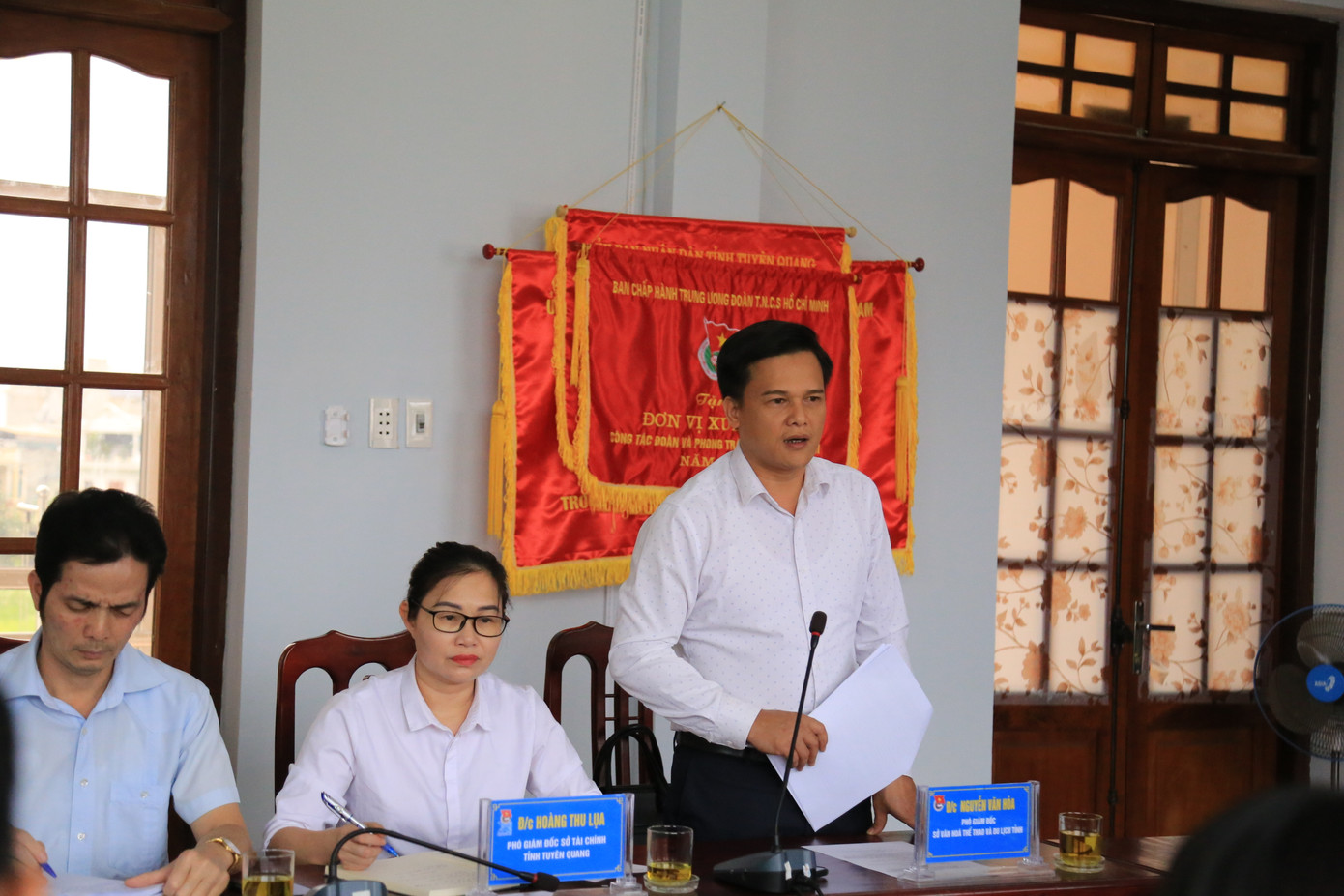 Ông Nguyễn Văn Hòa - Phó Giám đốc Sở Văn hóa, Thể thao và Du lịch tỉnh Tuyên Quang phát biểu tại hội nghị.