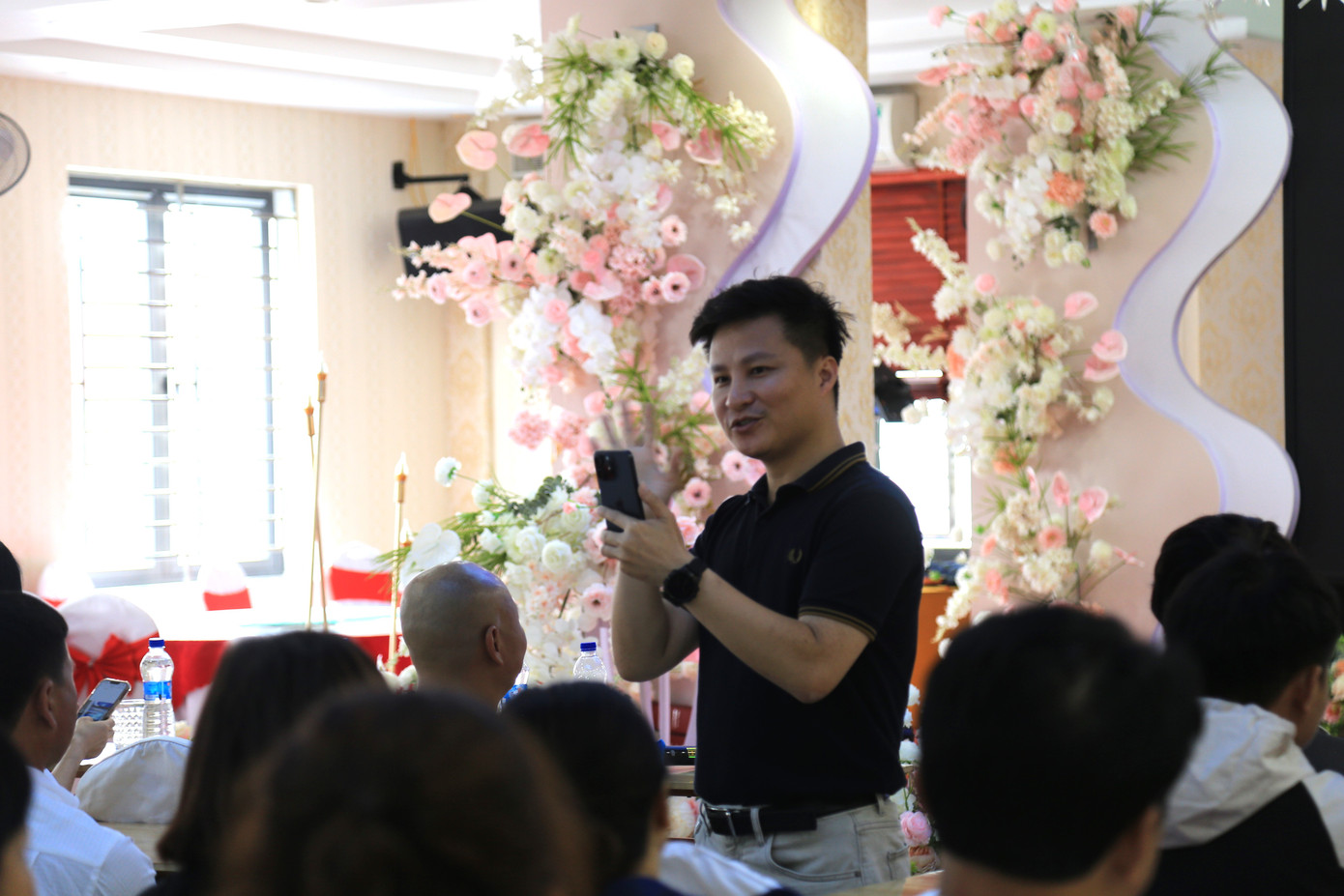 Thạc sĩ Nguyễn Văn Hào, giảng viên Học viện Báo chí và Tuyên truyền hướng dẫn tại chương trình. Thạc sĩ Nguyễn Văn Hào, giảng viên Học viện Báo chí và Tuyên truyền hướng dẫn tại chương trình.