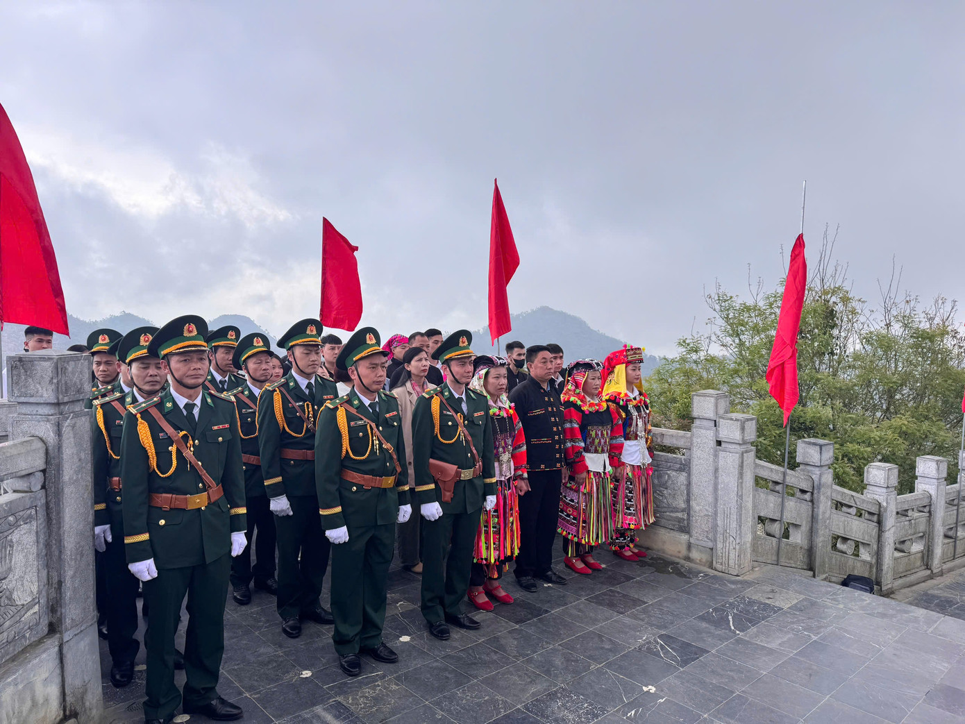 Lễ thượng cờ tại Cột cờ Quốc gia Lũng Cú.