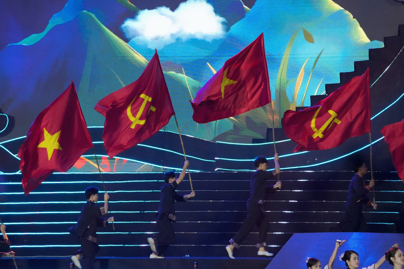 Nhiều tiết mục nghệ thuật đặc sắc trong chương trình.