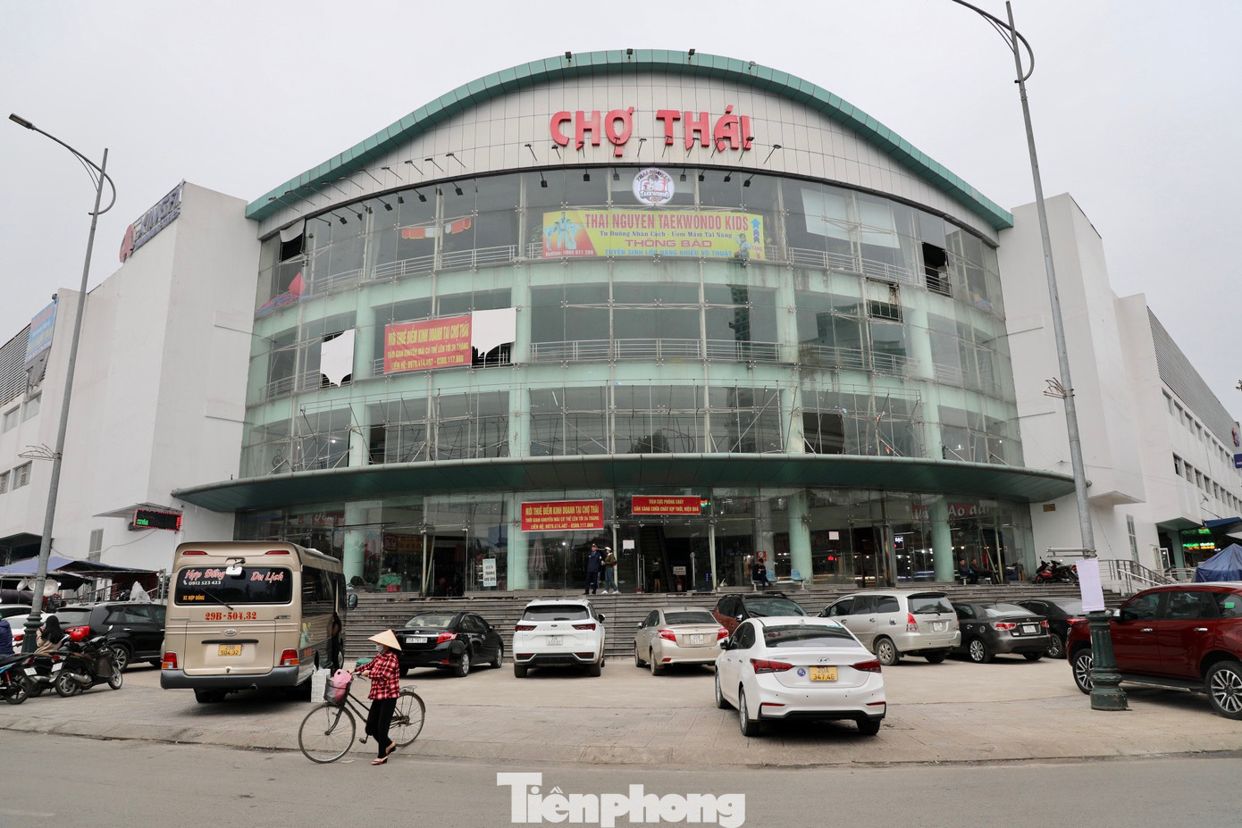 Năm 2008, chợ Thái (phường Trưng Vương, TP. Thái Nguyên) được xây dựng, thiết kế tổ chức mặt bằng kết hợp giữa truyền thống và hiện đại với 4 tầng và 1 tầng trệt, tổng diện tích 45.000 m2. Khu chợ từng được biết đến là một trong những địa điểm kinh doanh, buôn bán sầm uất bậc nhất tại Thái Nguyên cũng như vùng Việt Bắc.