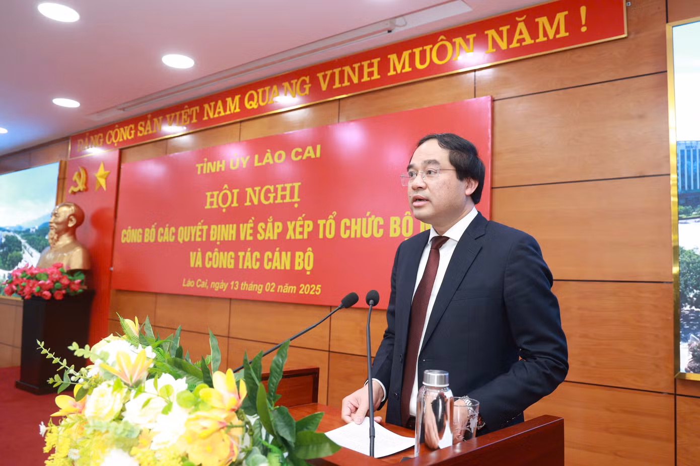 Bí thư Tỉnh ủy, Chủ tịch UBND tỉnh Lào Cai Trịnh Xuân Trường phát biểu tại Hội nghị. Ảnh: Phạm Bằng.