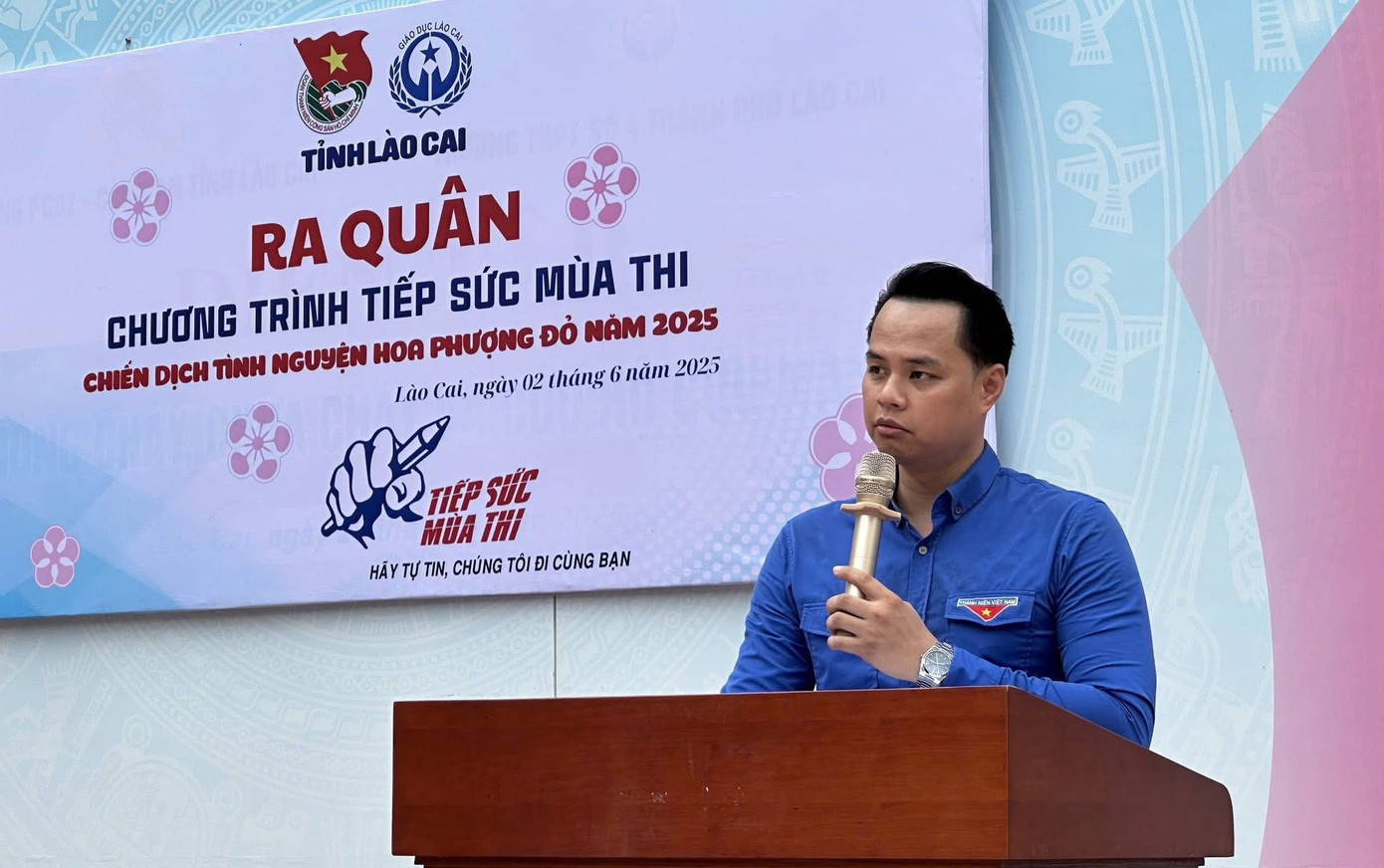 Anh Hoàng Mạnh Linh - Phó Bí thư Tỉnh Đoàn Lào Cai phát biểu trong chương trình. Anh Hoàng Mạnh Linh - Phó Bí thư Tỉnh Đoàn Lào Cai phát biểu trong chương trình.