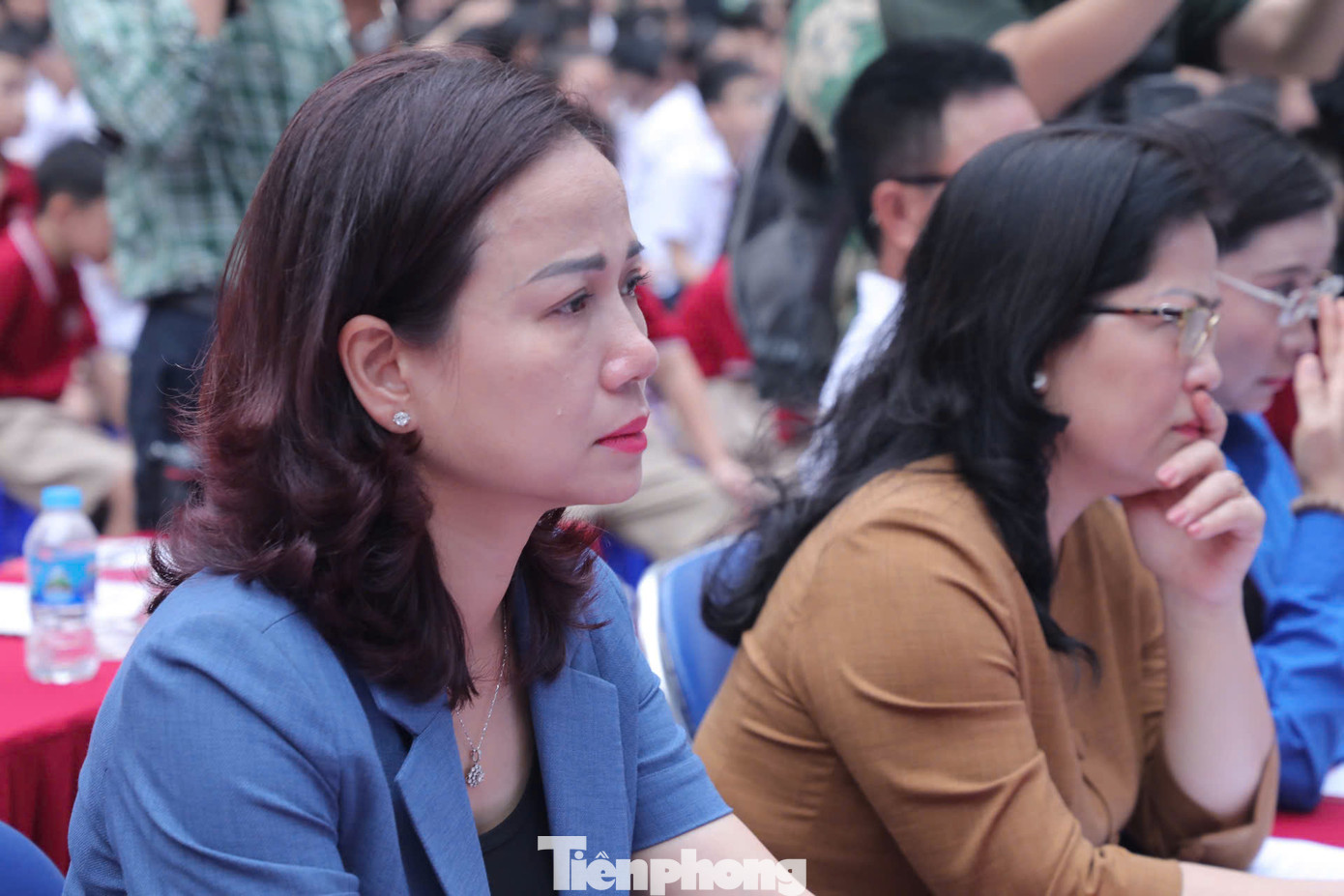 Các đại biểu xúc động nghe chia sẻ tại lễ phát động