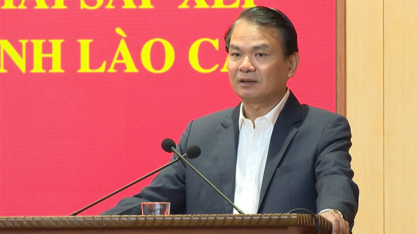 Ông Đặng Xuân Phong, Bí thư Tỉnh ủy Lào Cai phát biểu tại hội nghị. Ảnh: Cổng thông tin điện tử tỉnh Lào Cai.