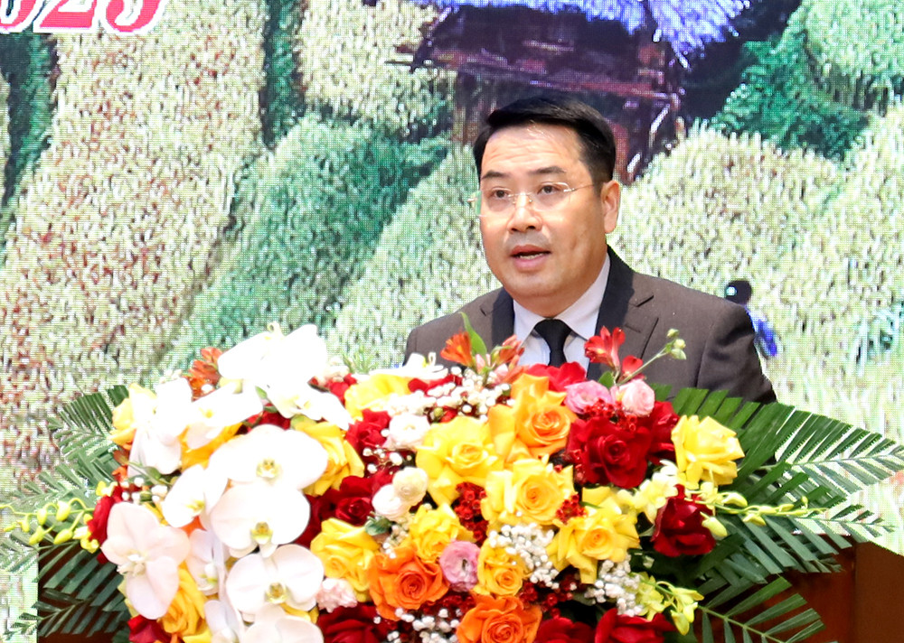 Ông Nguyễn Tuấn Anh, Chủ tịch UBND tỉnh Yên Bái phát biểu tại Hội nghị. Ảnh: Cổng thông tin Yên Bái.