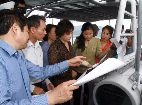 Phó chủ tịch Quốc hội Nguyễn Thị Kim Ngân xem quy hoạch đặc khu hành chính kinh tế Vân Đồn
