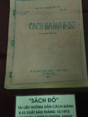 Cuốn tài liệu Cẩm nang đỏ