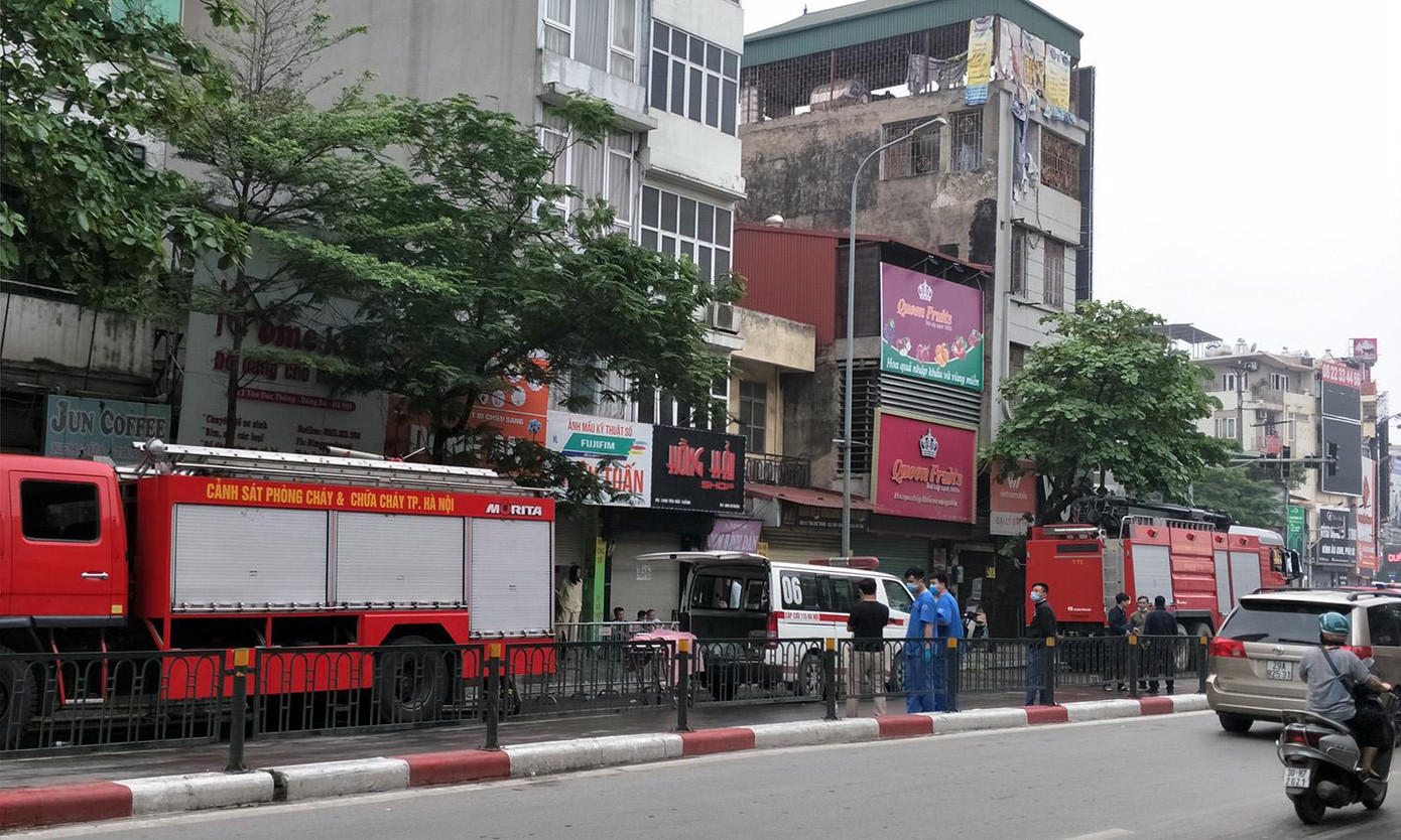 Đêm 3, rạng sáng 4/4, một vụ hoả hoạn xảy ra tại cửa hàng đồ dùng mẹ và bé trên phố Tôn Đức Thắng. Đêm 3, rạng sáng 4/4, một vụ hoả hoạn xảy ra tại cửa hàng đồ dùng mẹ và bé trên phố Tôn Đức Thắng.