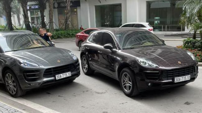 Hai chiếc xe Porsche. Ảnh S.T