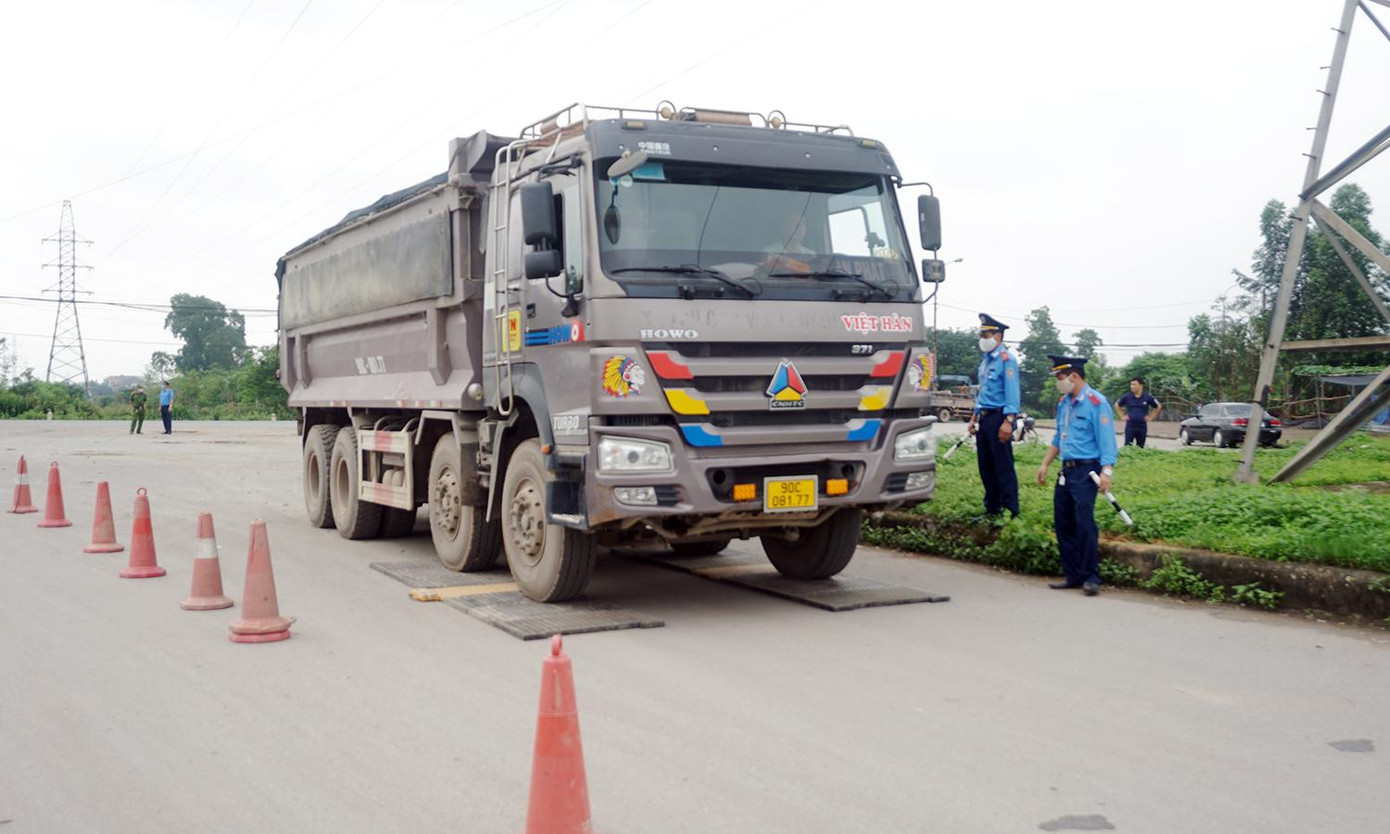 Nam tài xế xe tải được xác định là ông Nguyễn Xuân K. (SN 1975, trú tại Phủ Lý, Hà Nam).