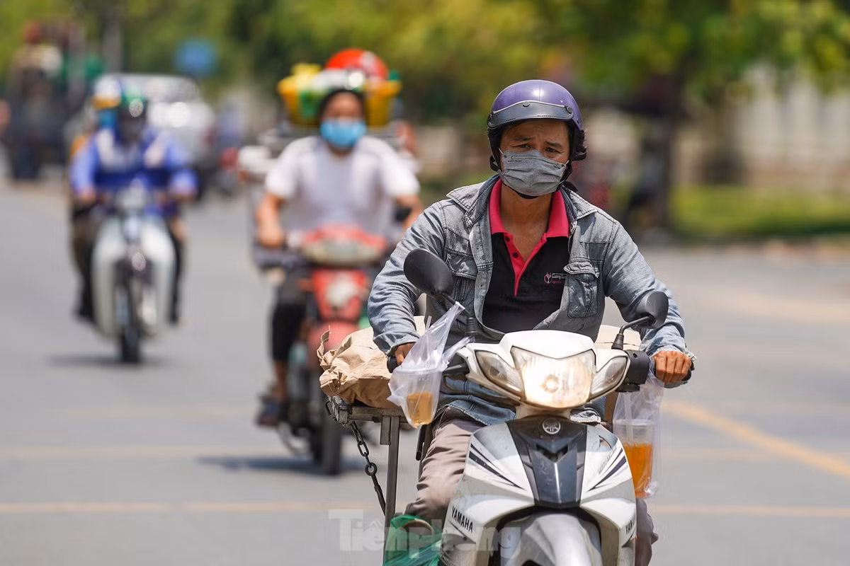 Cơ quan khí tượng dự báo tình trạng nắng nóng tiếp tục diễn ra tại khu vực Nam bộ và TPHCM trong tuần này. Ảnh minh họa: PHẠM NGUYỄN Cơ quan khí tượng dự báo tình trạng nắng nóng tiếp tục diễn ra tại khu vực Nam bộ và TPHCM trong tuần này. Ảnh minh họa: PHẠM NGUYỄN