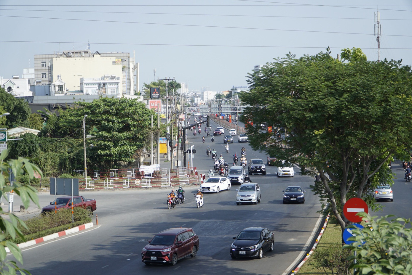 Quốc lộ 13 - cửa ngõ phía đông TPHCM khác lạ so với cùng thời điểm sau kỳ nghỉ lễ, Tết trước đây.
