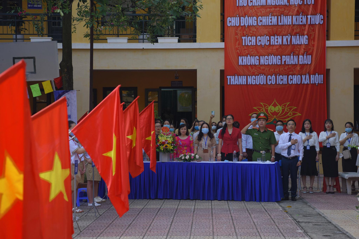 Lễ khai giảng đặc biệt trong mùa COVID-19: Nơi trực tuyến, nơi khai giảng trong lớp học ảnh 68