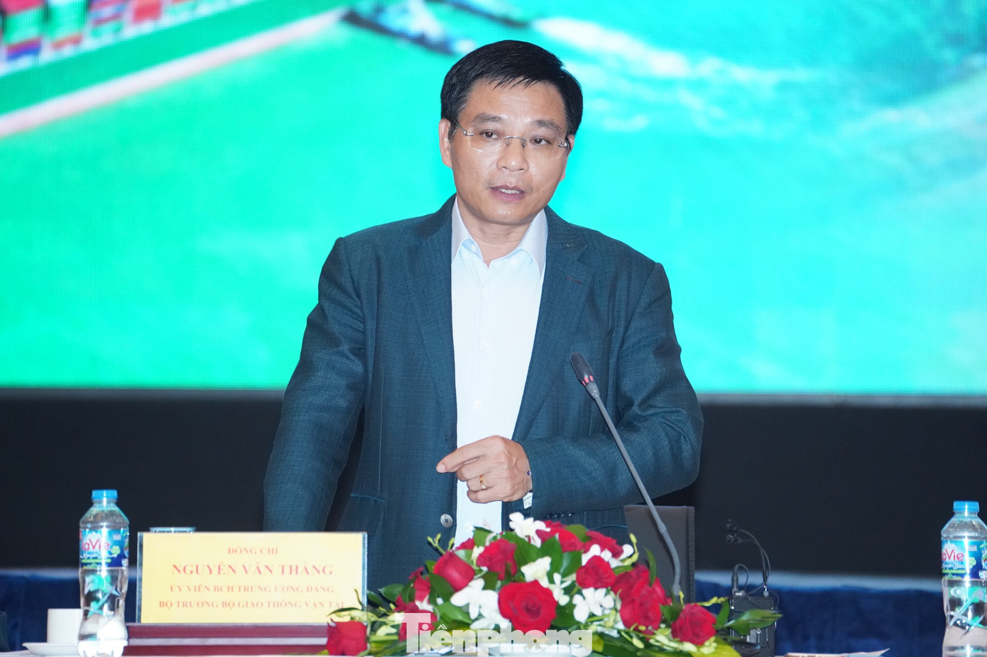 Bộ trưởng Bộ GTVT Nguyễn Văn Thắng phát biểu tại hội nghị.