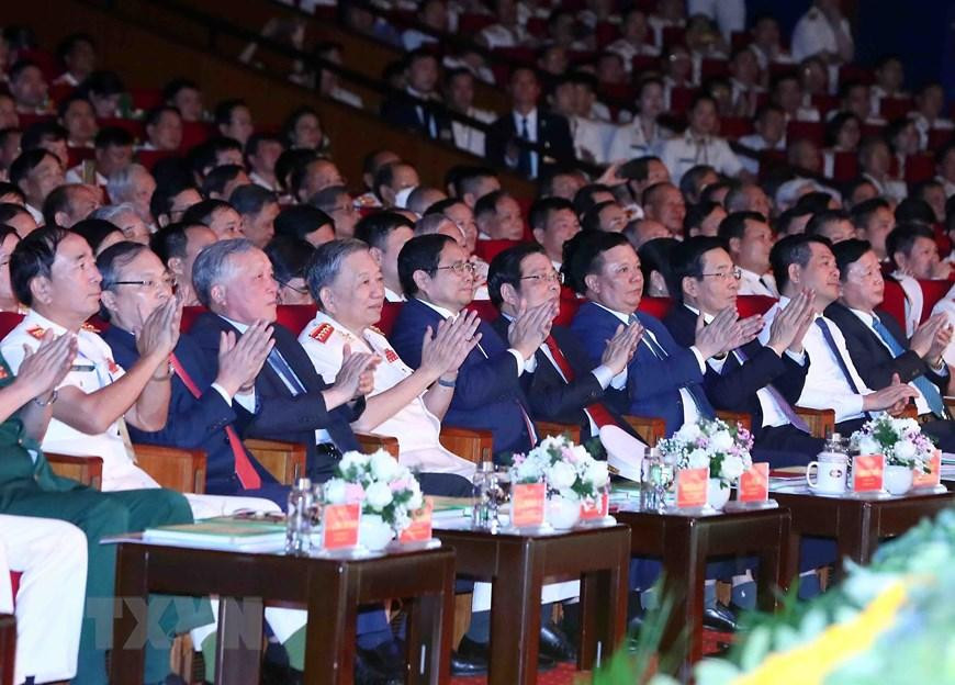 Thủ tướng Chính phủ Phạm Minh Chính và các đại biểu tham dự buổi lễ. (Ảnh: Phạm Kiên/TTXVN) Thủ tướng Chính phủ Phạm Minh Chính và các đại biểu tham dự buổi lễ. (Ảnh: Phạm Kiên/TTXVN)