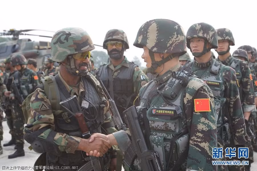 Chưa kể quan hệ Trung Quốc-Pakistan cực kỳ thân mật cũng làm Ấn Độ hết sức lo lắng
