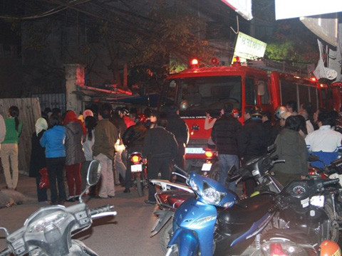 Lực lượng chữa cháy có mặt kịp thời để khống chế ngọn lửa.