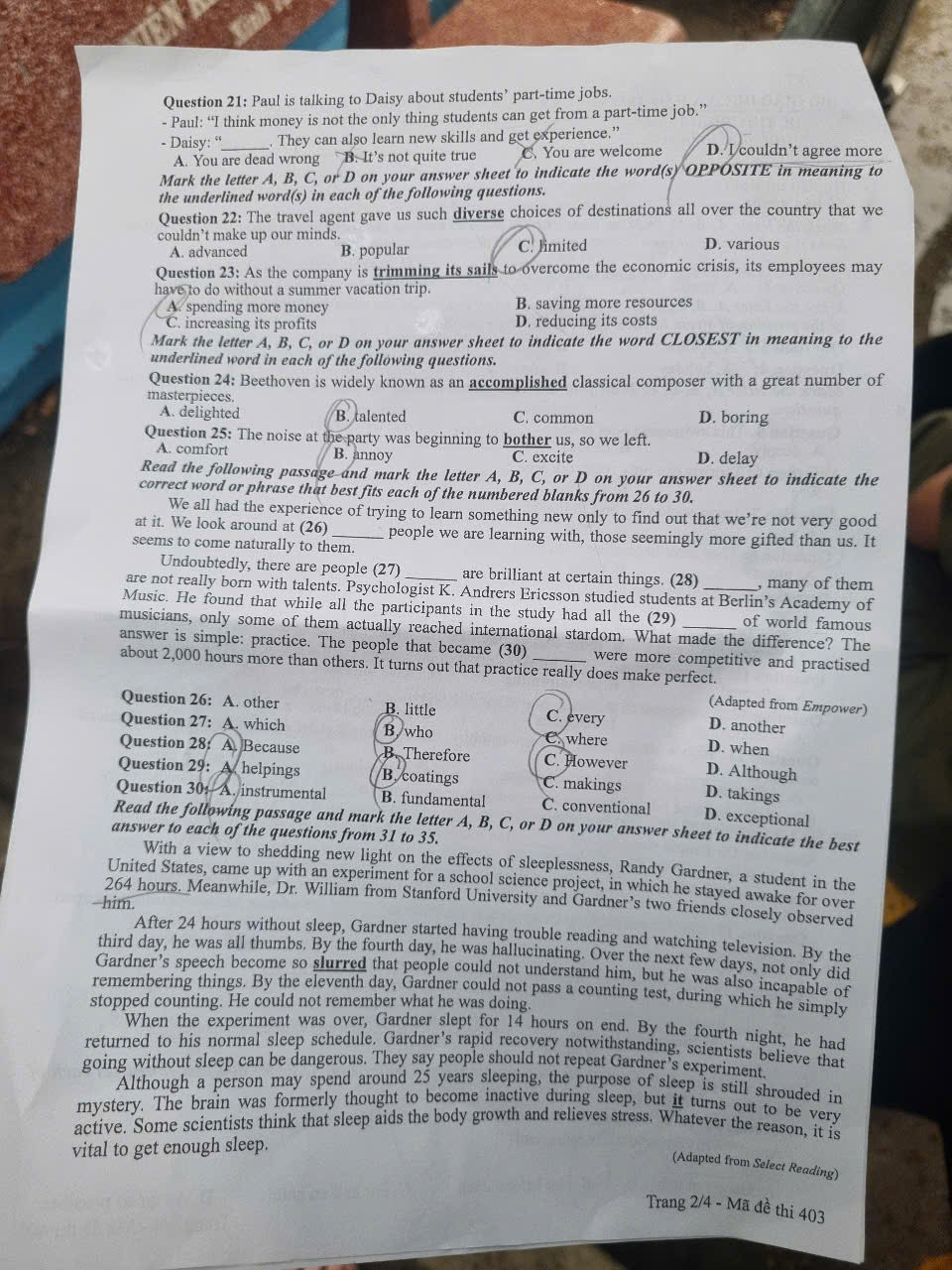 Kết thúc kỳ thi Tốt nghiệp THPT 2025, đề ngoại ngữ dễ không? ảnh 12 Kết thúc kỳ thi Tốt nghiệp THPT 2025, đề ngoại ngữ dễ không? ảnh 12