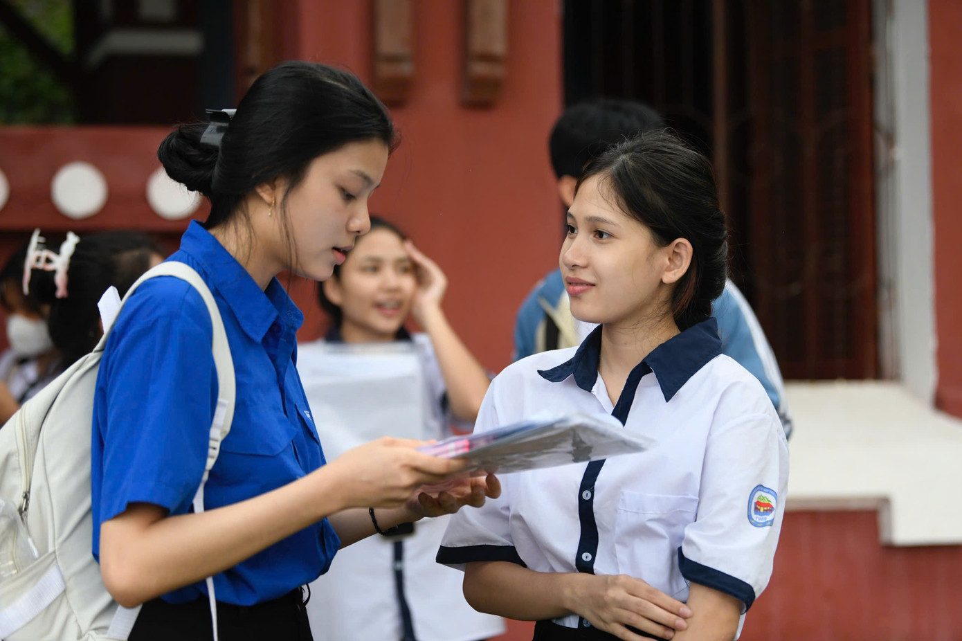 Sỹ tử hoàn thành 'môn thi áp lực nhất': Cập nhật đề thi, giải đề Toán ảnh 33