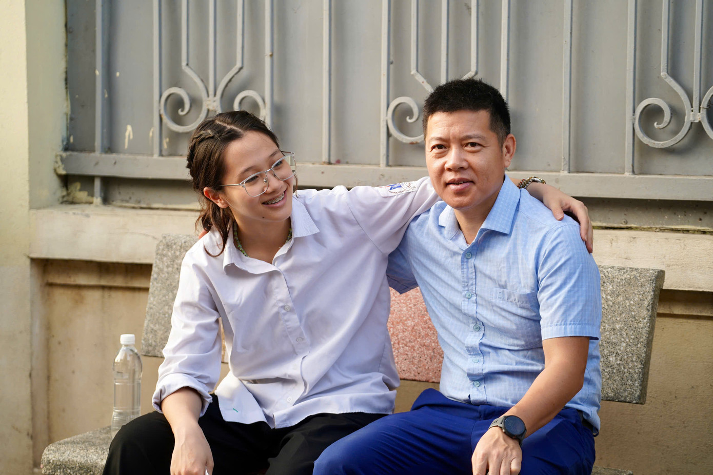 Sỹ tử hoàn thành bài Ngữ Văn, đề dễ thở, thí sinh phấn khởi ảnh 4