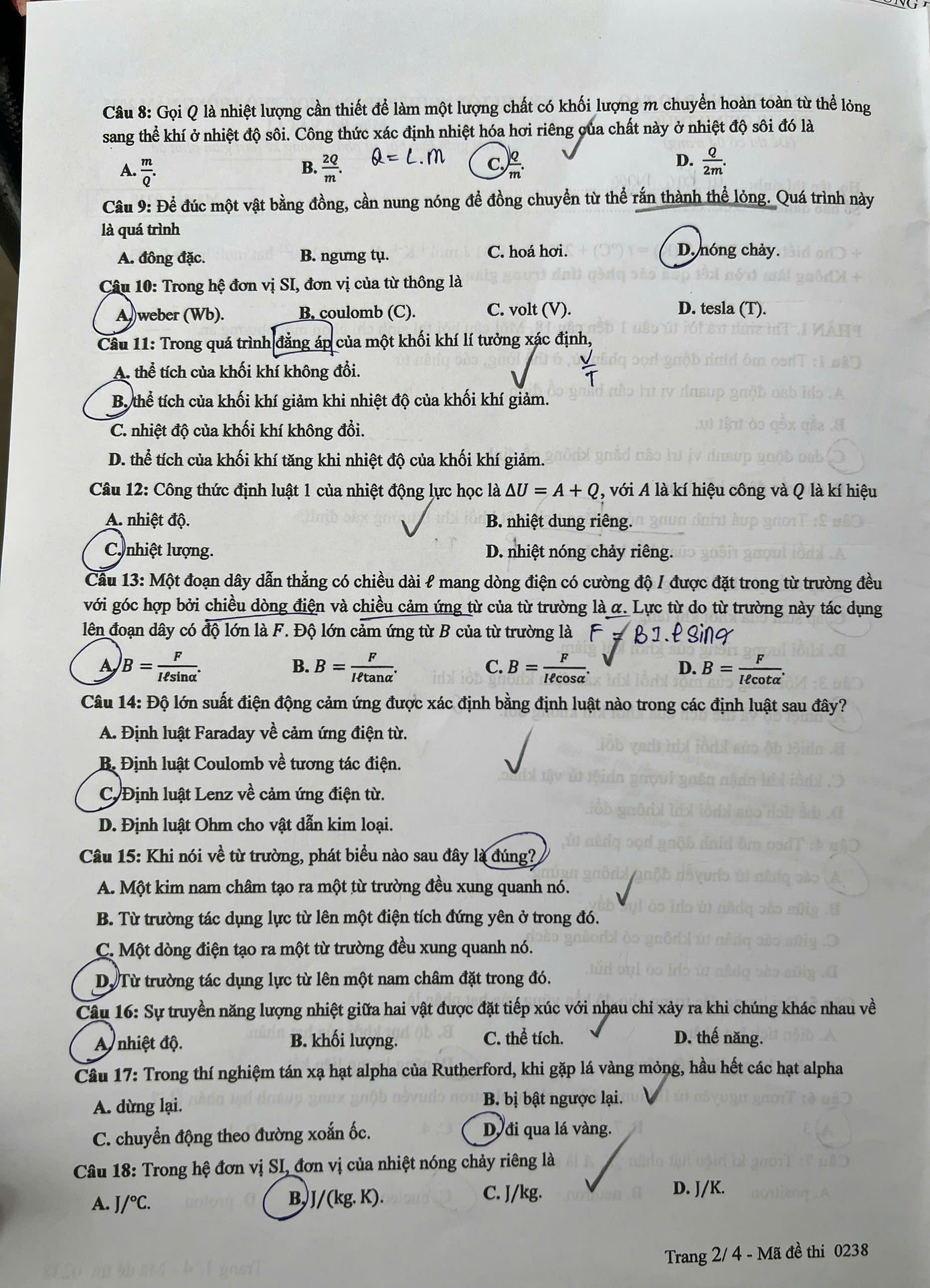 Vỡ òa cảm xúc kết thúc thi theo chương trình mới, cập nhật giải đề ảnh 41