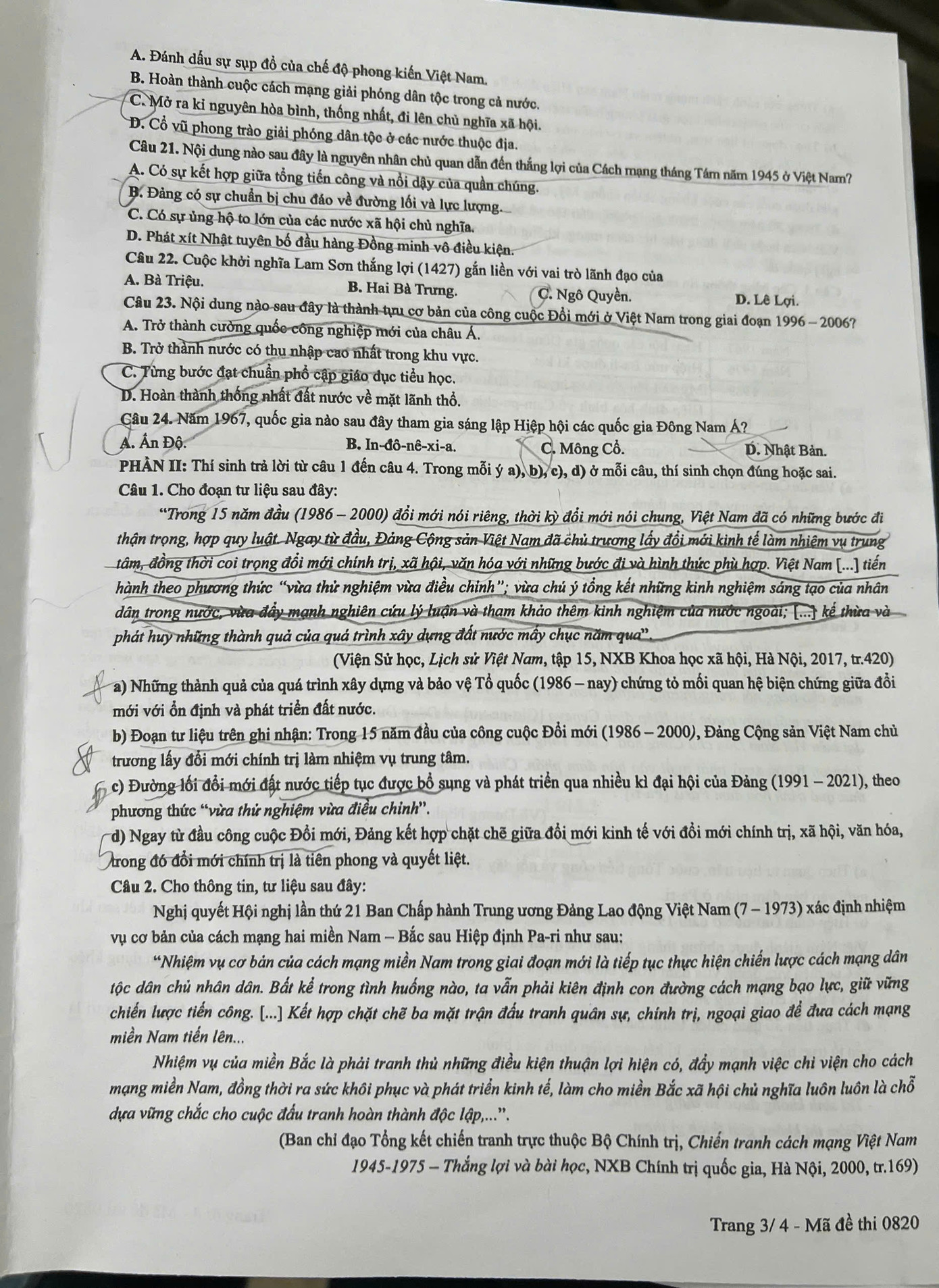 Vỡ òa cảm xúc kết thúc thi theo chương trình mới, cập nhật giải đề ảnh 46