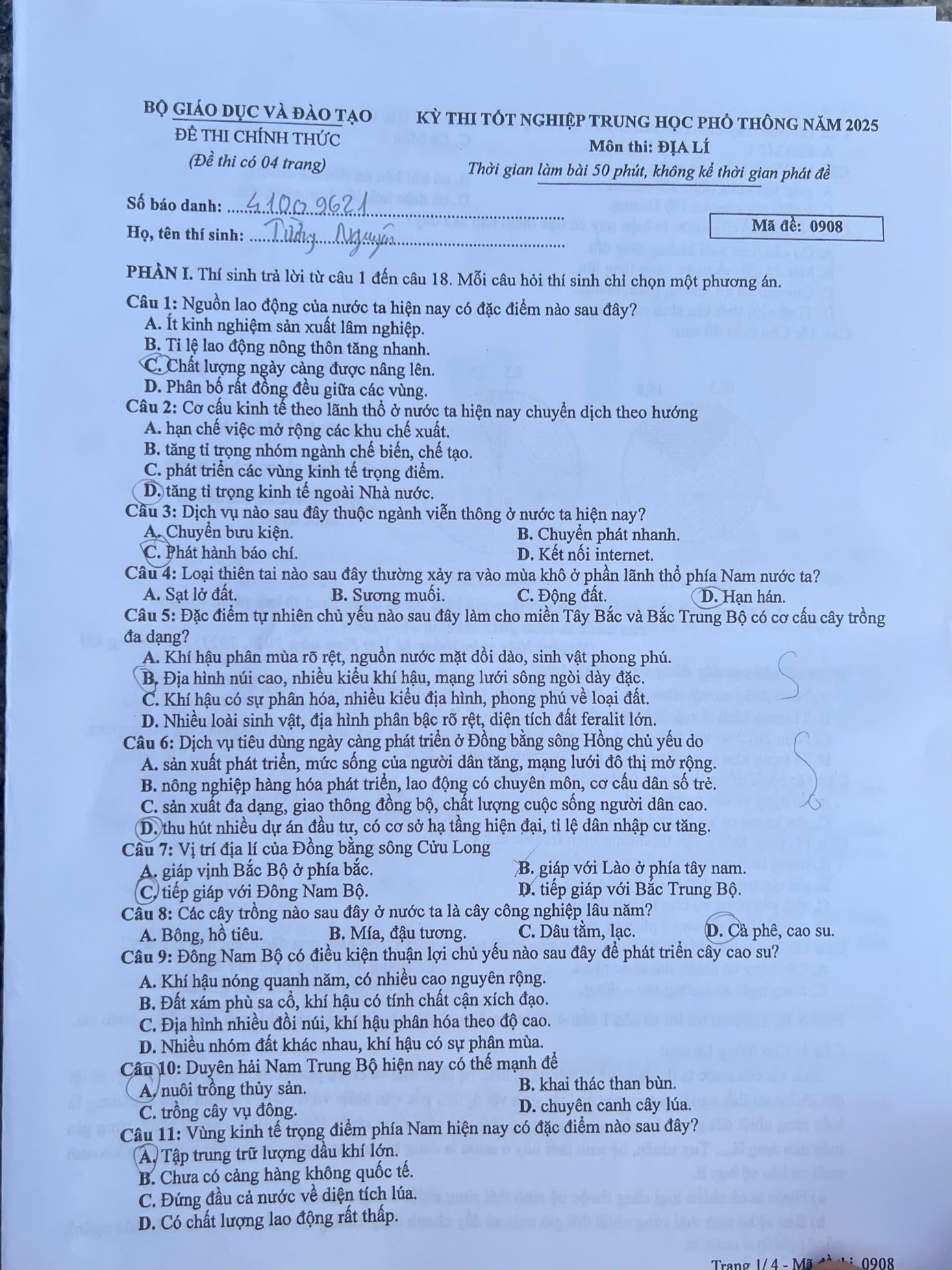 Vỡ òa cảm xúc kết thúc thi theo chương trình mới, cập nhật giải đề ảnh 36