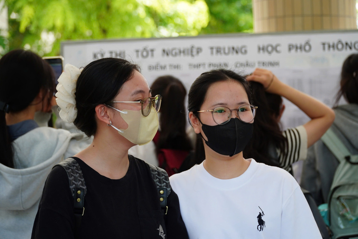 Thí sinh đi xe lăn đến làm thủ tục thi tốt nghiệp ảnh 17 Thí sinh đi xe lăn đến làm thủ tục thi tốt nghiệp ảnh 17