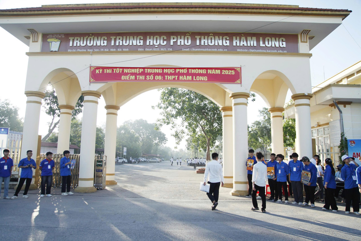 Sỹ tử hoàn thành bài Ngữ Văn, đề dễ thở, thí sinh phấn khởi ảnh 27