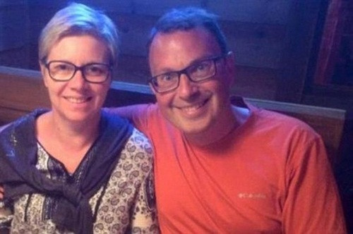 Cặp vợ chồng chết khát giữa sa mạc để nhường nước cho con ảnh 1