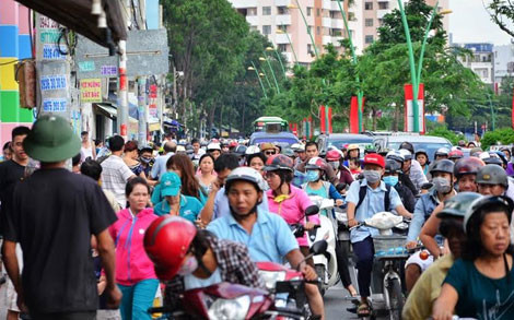 Người đàn ông rơi xuống kênh chết đuối khi... đang nhậu ảnh 1
