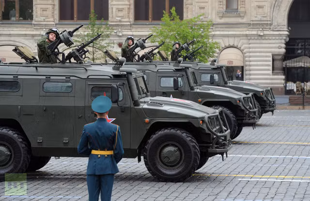  Xe bọc thép GAZ-233 014 