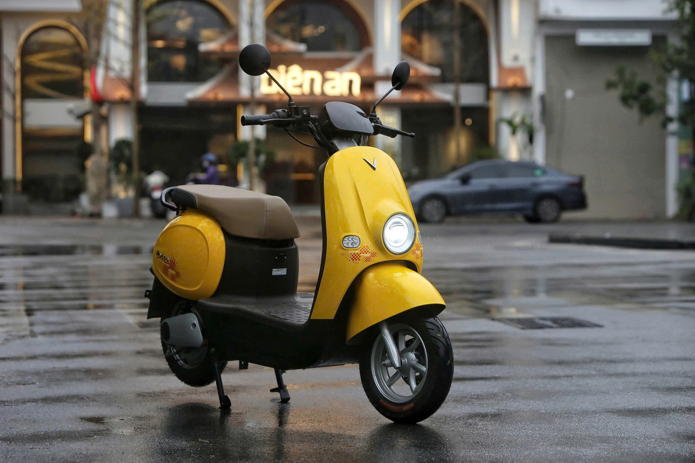 Thiết kế tổng thể của VinFast Motio khá đơn giản, với đa dạng tùy chọn màu sơn xe.