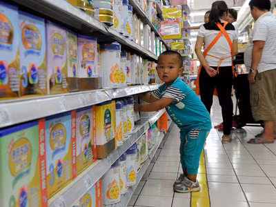Trung Quốc yêu cầu các nhà sản xuất sữa áp dụng tiêu chuẩn HACCP và GMP. Ảnh: Getty Images. Trung Quốc yêu cầu các nhà sản xuất sữa áp dụng tiêu chuẩn HACCP và GMP. Ảnh: Getty Images