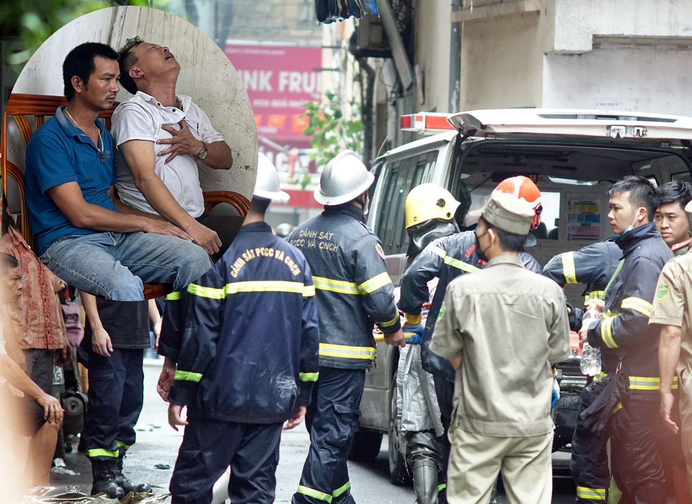 Thi thể nạn nhân được đưa ra ngoài, ông H. khóc lặng người vi mất con (ảnh nhỏ). Thi thể nạn nhân được đưa ra ngoài, ông H. khóc lặng người vi mất con (ảnh nhỏ).