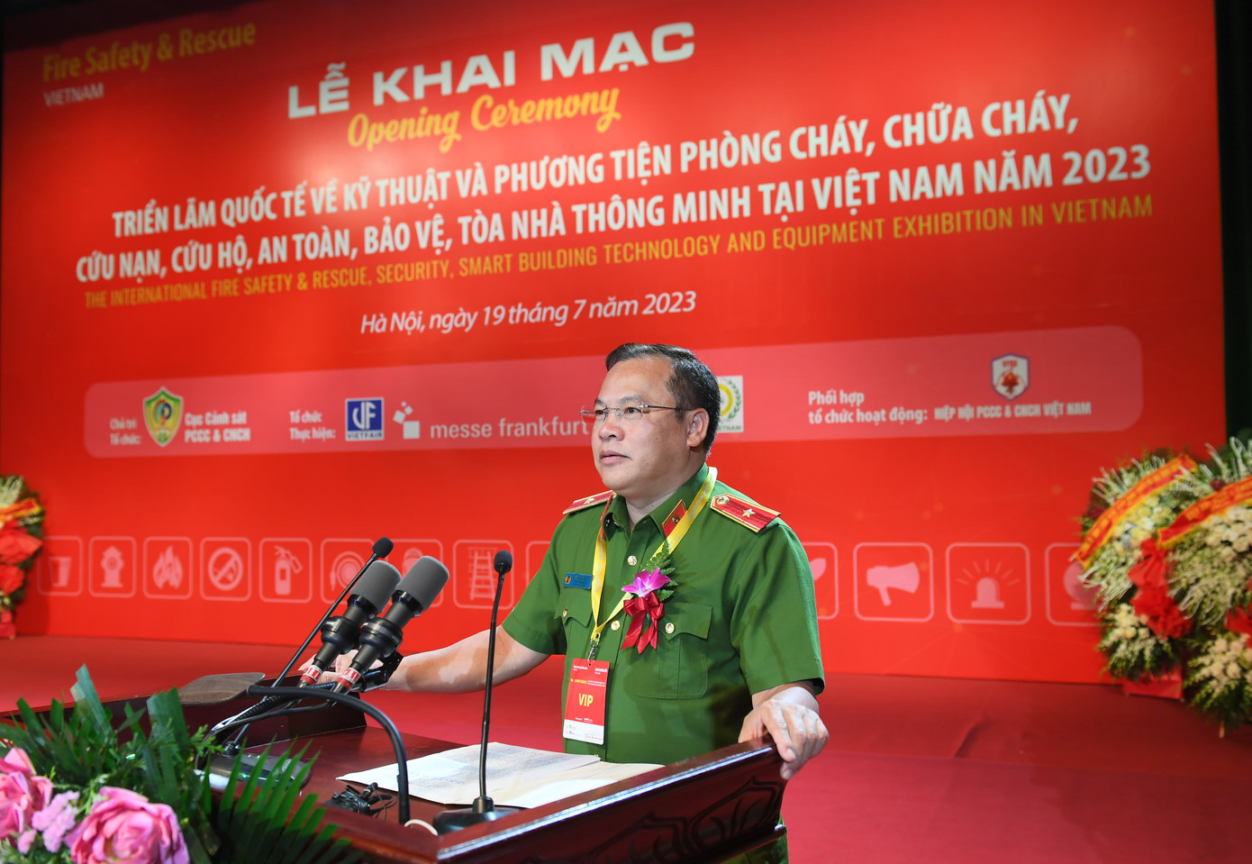 Thiếu tướng Nguyễn Văn Long, Thứ trưởng Bộ Công an phát biểu tại lễ khai mạc triển lãm. Thiếu tướng Nguyễn Văn Long, Thứ trưởng Bộ Công an phát biểu tại lễ khai mạc triển lãm.