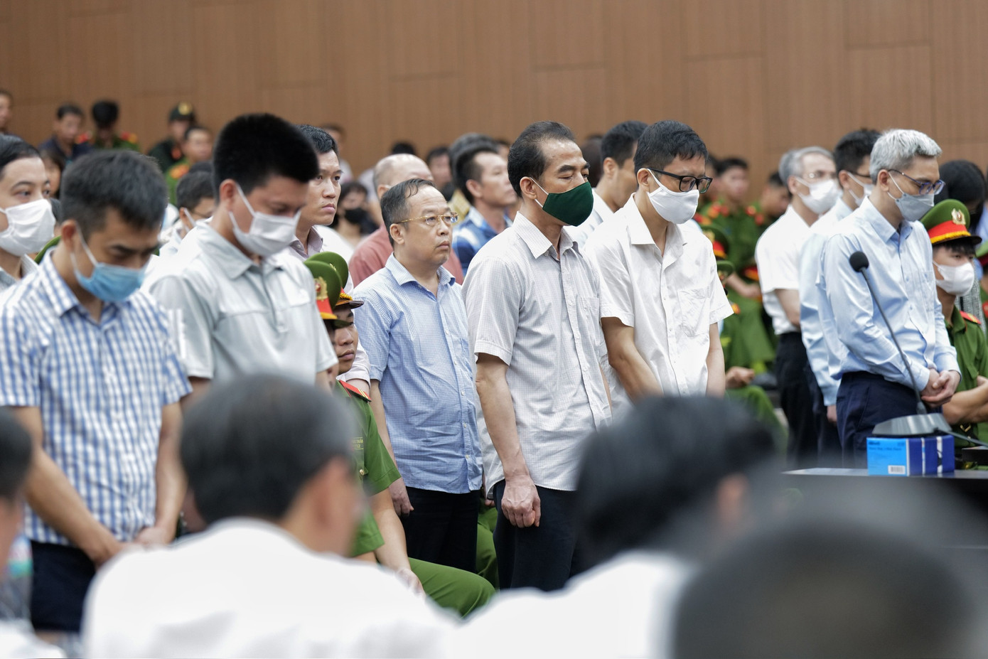 Các bị cáo tại phiên toà. Ảnh: Như Ý Các bị cáo tại phiên toà. Ảnh: Như Ý