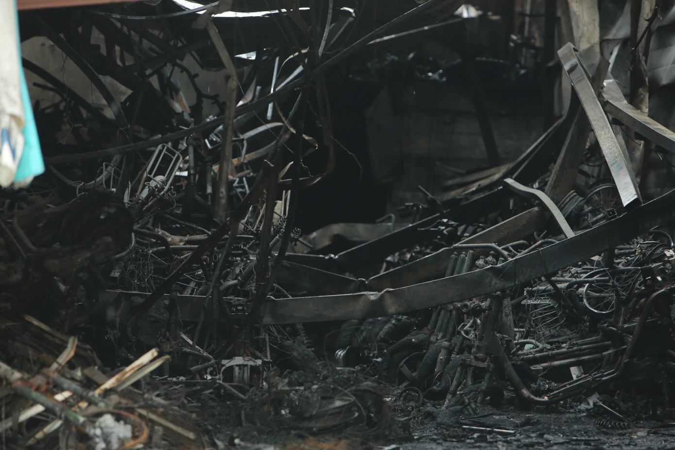 Lãnh đạo Công an TP Hà Nội, UBND huyện Hoài Đức và Cục Cảnh sát PCCC&amp;CNCH trực tiếp xuống hiện trường để chỉ đạo công tác chữa cháy, cứu nạn.