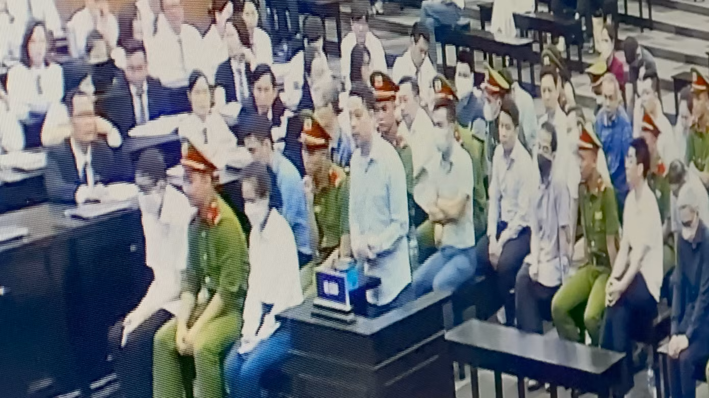 Bị cáo Kiên trình bày tại phiên toà sáng 18/8. Ảnh Như Ý Bị cáo Kiên trình bày tại phiên toà sáng 18/8. Ảnh Như Ý