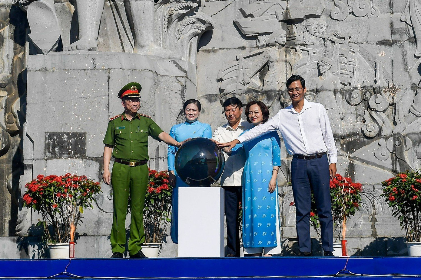 Đại diện lãnh đạo các đơn vị phát động tại buổi lễ.