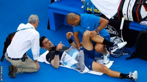 Kiều nữ Sharapova bị loại sốc ở vòng 4 Australian Open ảnh 1