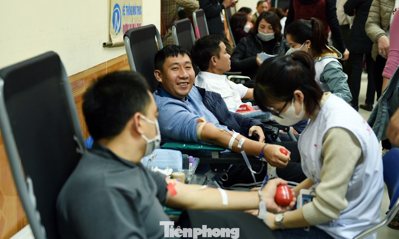 Chương trình hiến máu Chủ nhật Đỏ được đông đảo tình nguyện viên hưởng ứng tham gia. Chương trình hiến máu Chủ nhật Đỏ được đông đảo tình nguyện viên hưởng ứng tham gia.