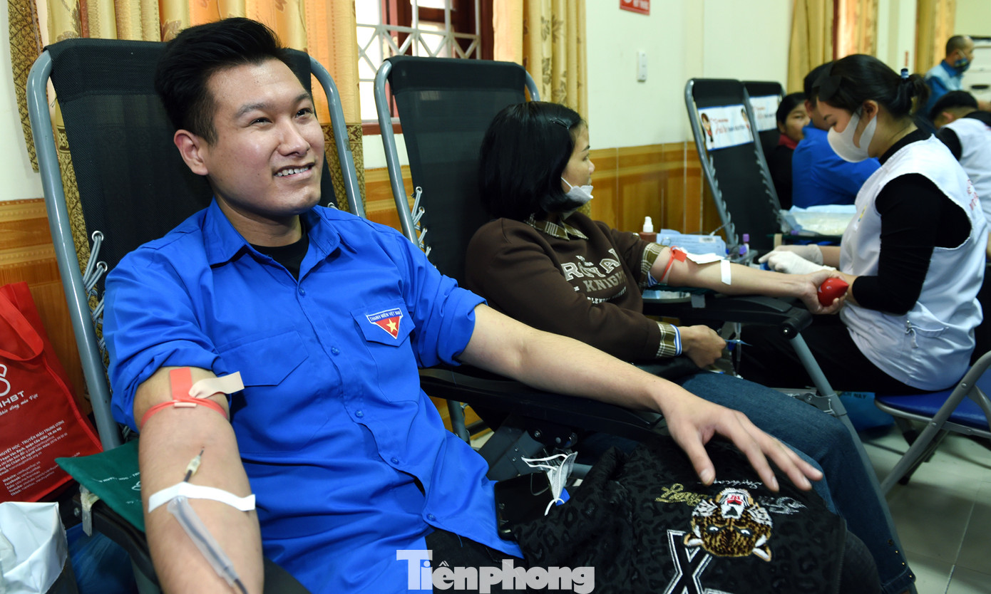Anh Lại Phúc Đức hiến máu tại chương trình. Ảnh: Xuân Tùng Anh Lại Phúc Đức hiến máu tại chương trình. Ảnh: Xuân Tùng